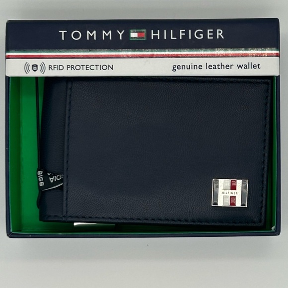 NWT Tommy Hilfiger Navy Blue Wallet - Picture 1 of 5